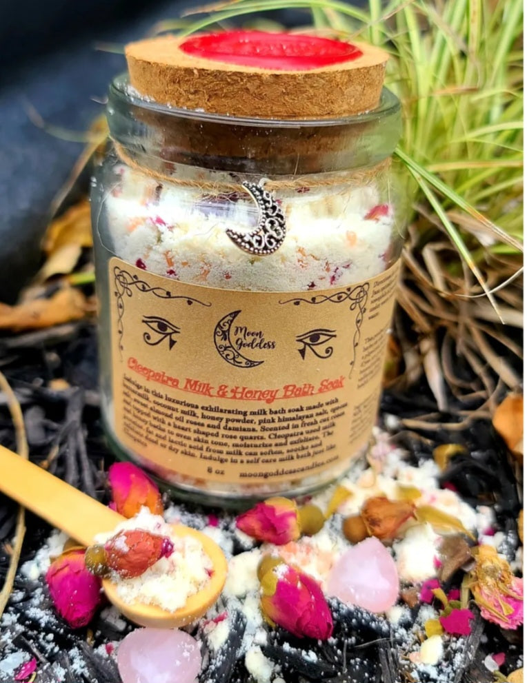 Cleopatra Milk & Honey Bath Soak