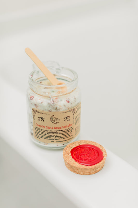 Cleopatra Milk & Honey Bath Soak